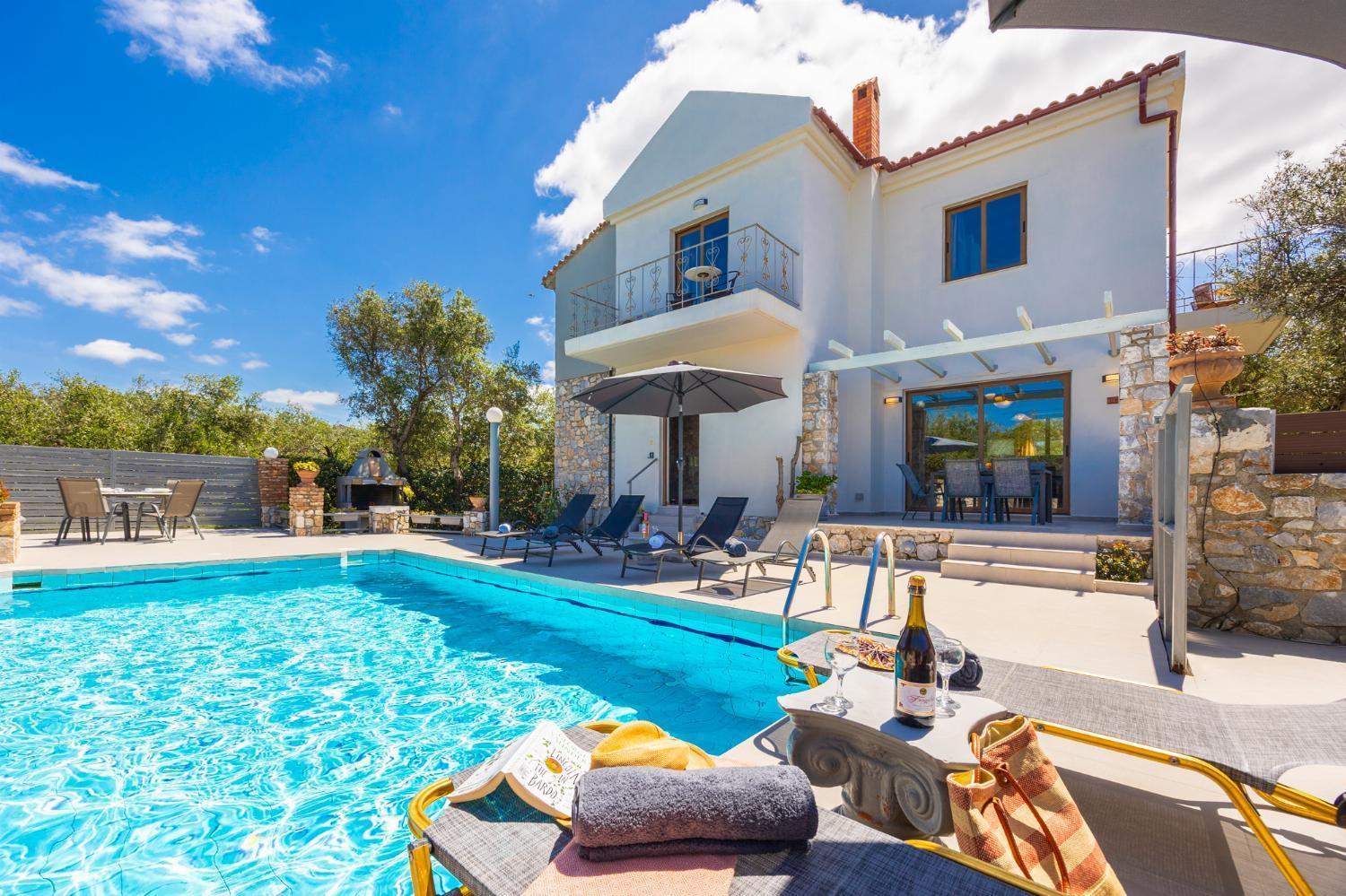 Villa Tzina *