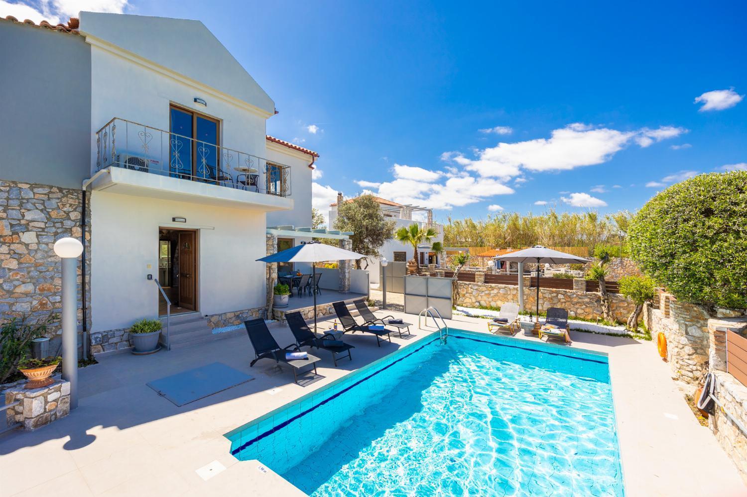 Tzina Villa *