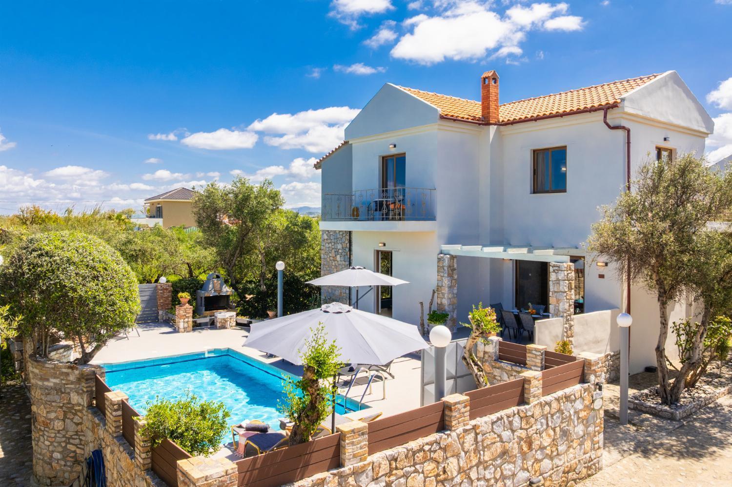 Tzina Villa *
